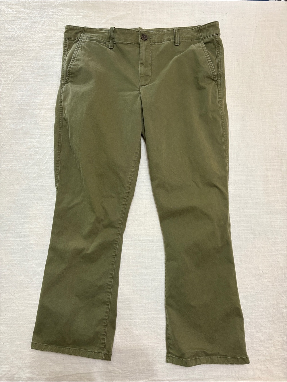 GAP low slung army green crop pants size 10